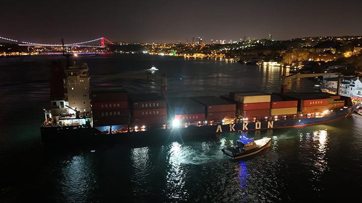 İstanbul Boğazı'nda faciadan dönüldü! Dümen arızası yaşayan gemi yalıya metreler kala durdu