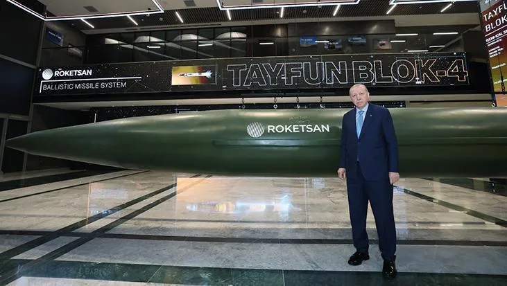 Cumhurbaşkanı Erdoğan'dan Tayfun Blok-4 füzesini imza