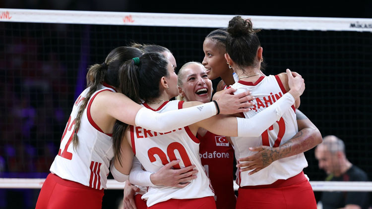 Canlı: Türkiye Fransa voleybol (Filenin Sultanları'nın VNL maçı)